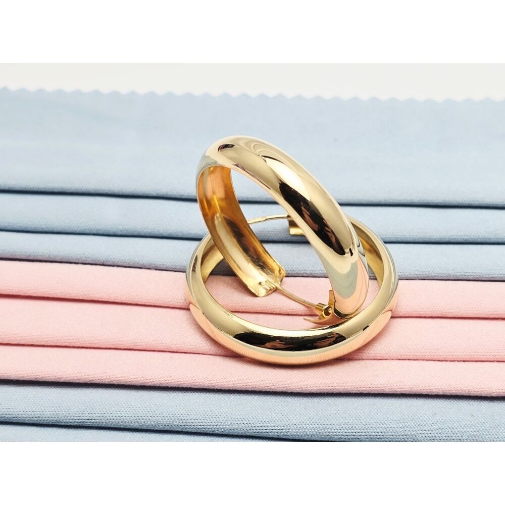 Unique Medium 18k Solid Yellow Gold Designer Poli… - image 1